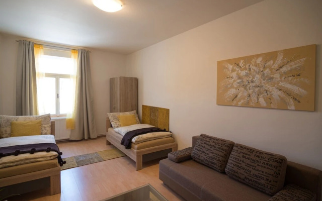 2 Bedroom Home near Prague Castle