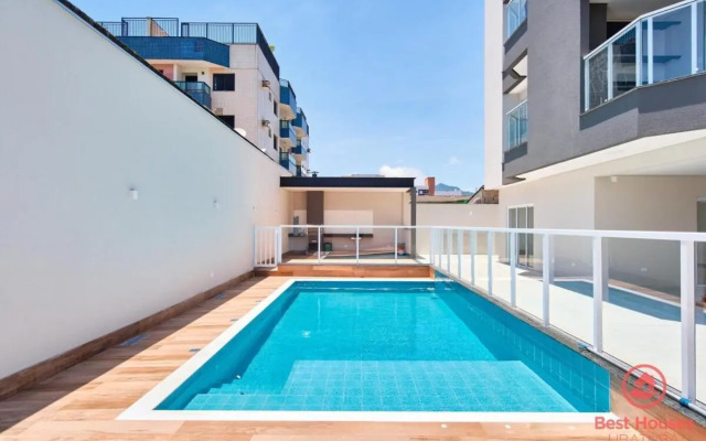 BH15: Apto charmoso com piscina e churrasqueira