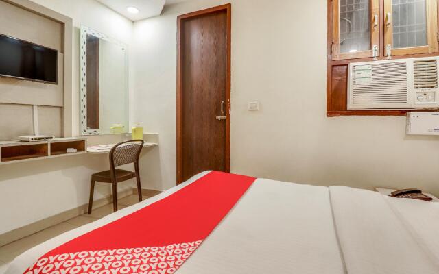 OYO 66249 Hotel Param Residency