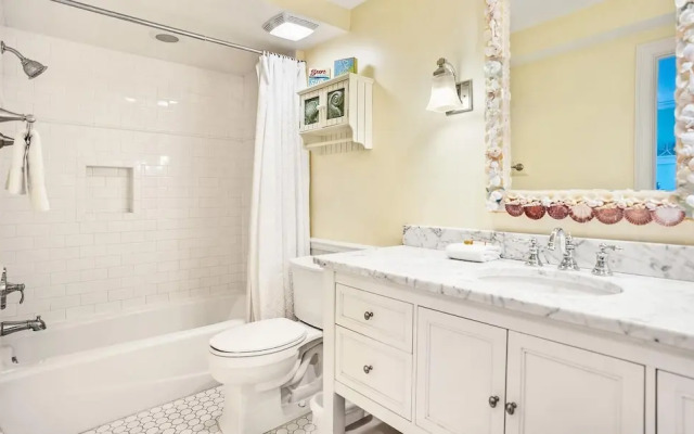 Sunny Condo w/ Stunning Ocean Views - Near Beach, Sandbar, & Tennis