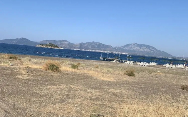 Dort Mevsim Evi