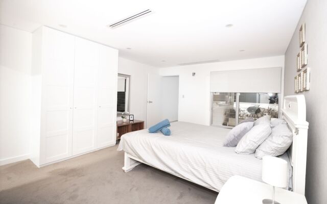 Luxury Villa Darlington - Vine