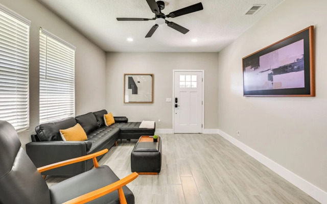 Modern Lakeland Golf Retreat w/ Putting Green