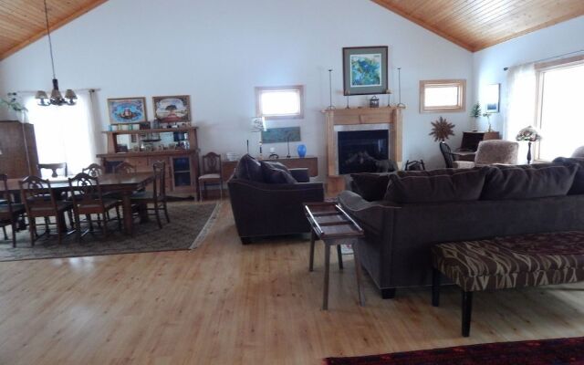 House on Lookout Trace