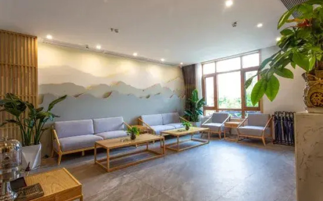 Coastal Huashu Boutique Hotel