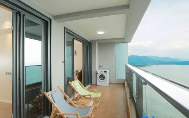 The sea Hotel.