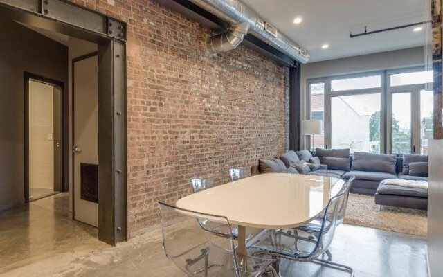 Deedee's Apartments - Lofts at Grove