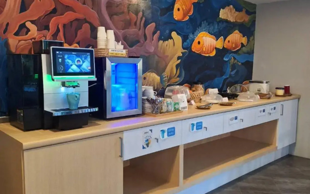 Atom Phuket Hotel