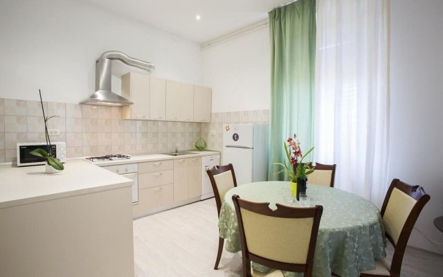 Comfort Apartment Romea near the Center