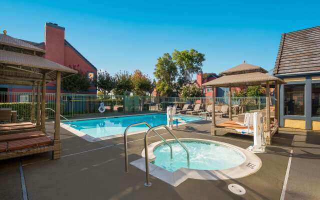 SenS Suites Livermore, SureStay Collection by Best Western