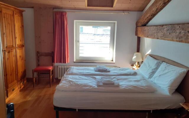 Mandarda stile rustico 6/8 letti