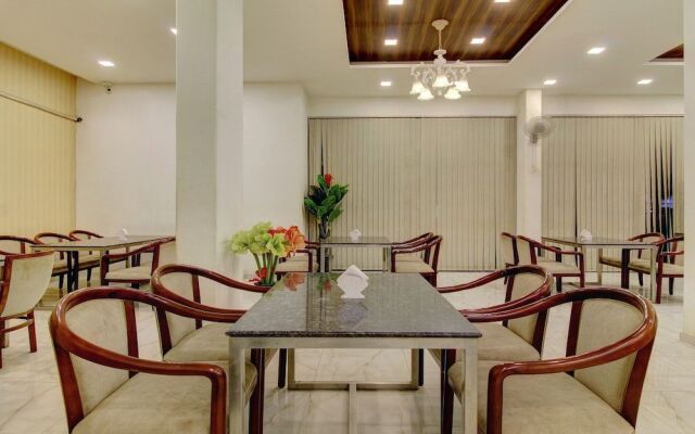Capital O 40790 Hotel Triveni