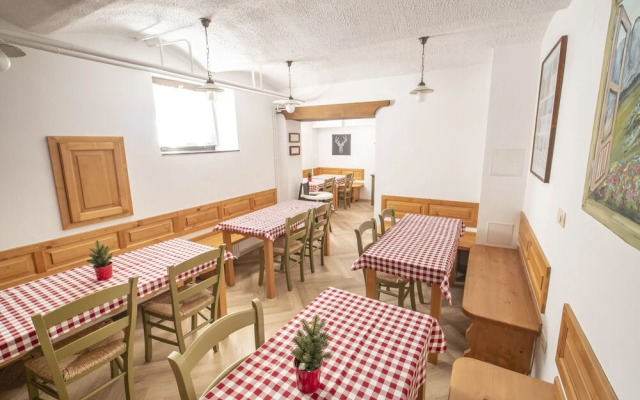 Berghi Hotel and Apartments