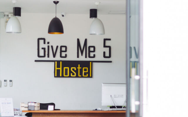 Give Me 5 Hostel