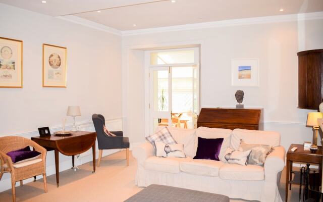 Spacious 2 Bedroom Inverleith Home With Garden