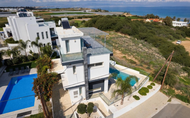 Seaside Luxury Villa