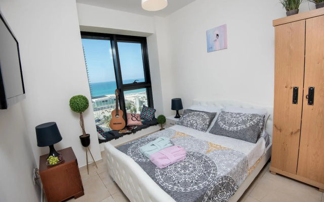Bat Yam Luxery 4BR Sea View Suite