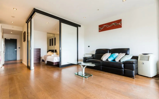 CLEO, 1BDR St.Kilda Apartment