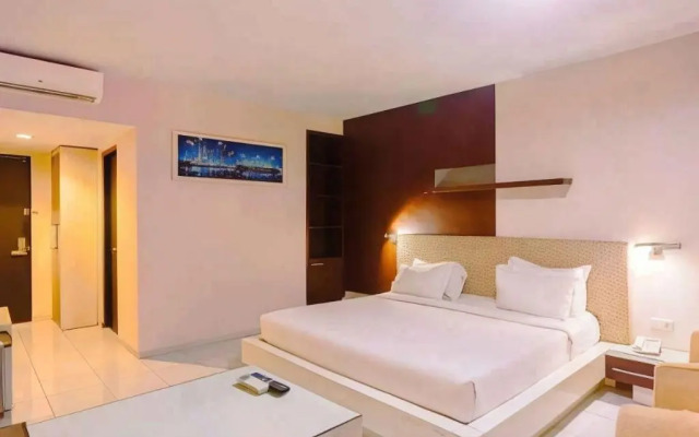 Royal Hotel n' Lounge