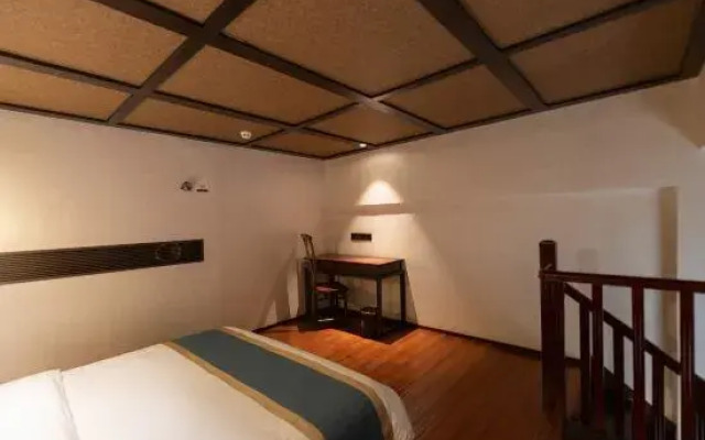 Qingqin Hotel