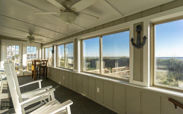 Beach Barn by Oak Island Accommodations