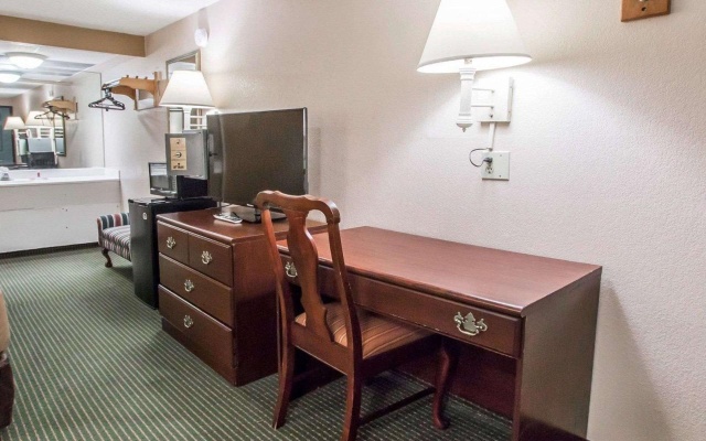 Econo Lodge Pooler - Savannah I-95