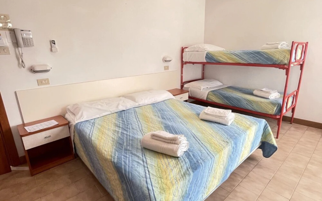 Hotel Moroni