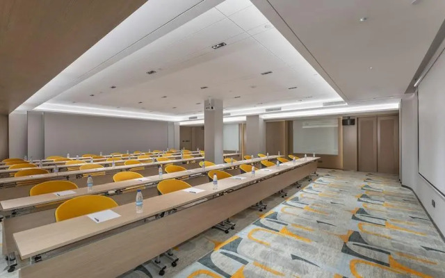 Holiday Inn Express Dangdong City Center by IHG