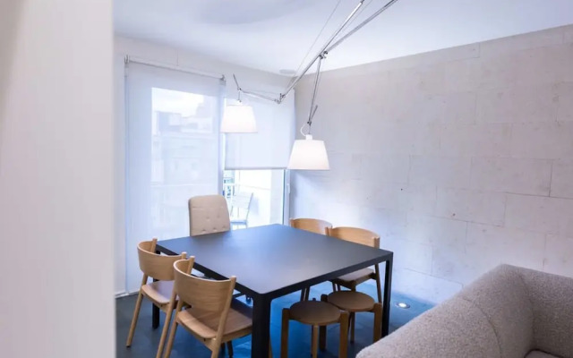 Ampersand - Bright 2-bedroom Apartment