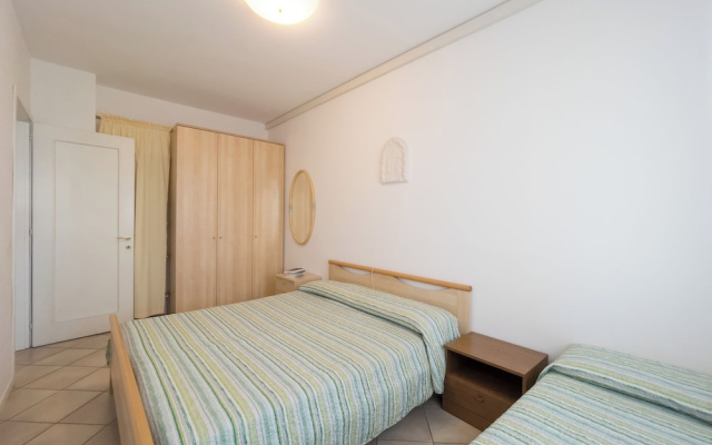 Spacious Flat Only 150mt From the Beach