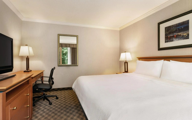Holiday Inn Hotel & Suites North Vancouver by IHG
