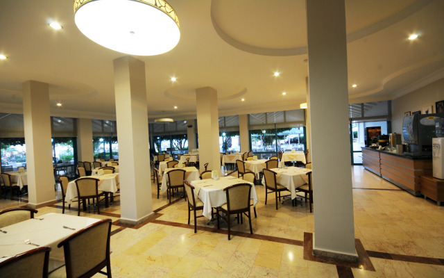 Tropical Beach Hotel