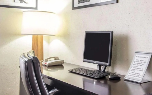 The Douillet by Demeure Hotels