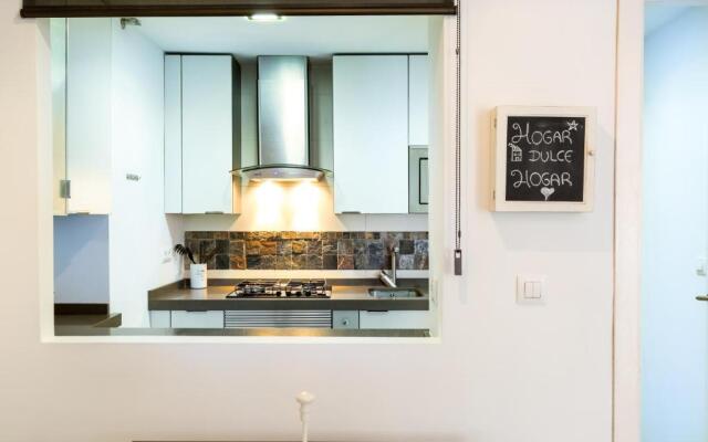 LR2 Private Terrace & Parking Right in the city Center