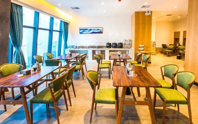 Gujing Junlai Hotel (Luhe Convention & Exhibition Center)