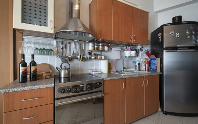 Poseidon Seafront Apartment by Rentalspro