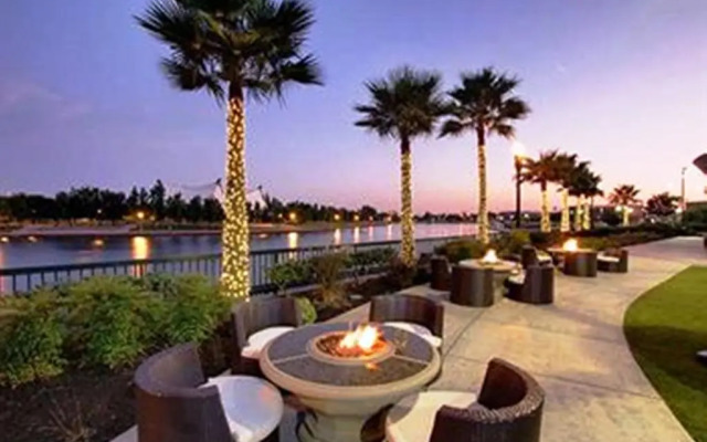 University Plaza Waterfront Hotel