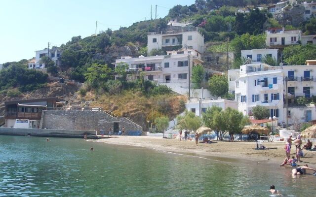 "alkistis Cozy By The Beach Apt. in Ikaria Island, Therma Ground Floor"