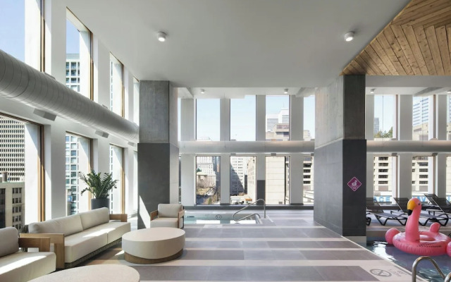 New Hotel Moxy Montreal Downtown