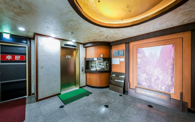 Jecheon Our Hotel