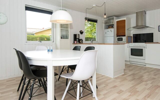 6 Person Holiday Home in Juelsminde