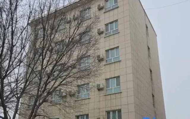 Shell Hotel (Urumqi Midong Tonghui Ershouche Shichang)