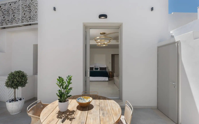 La Madeleine Oia Suites & Caves