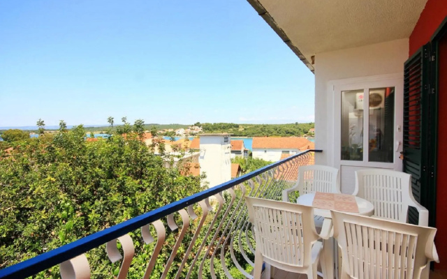 Ljube - quiet location & close to the beach - A2(4+1)