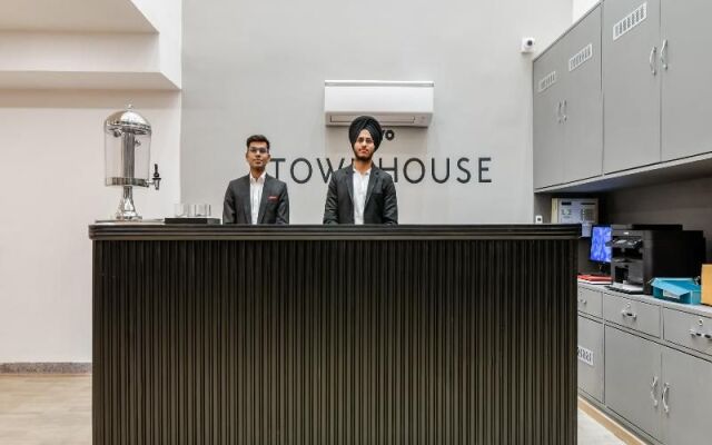 OYO Townhouse 094 Bhera Enclave