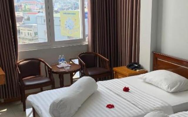 Rich Hotel