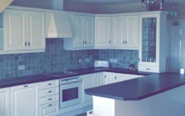 Lehinch Lodge - Guest House