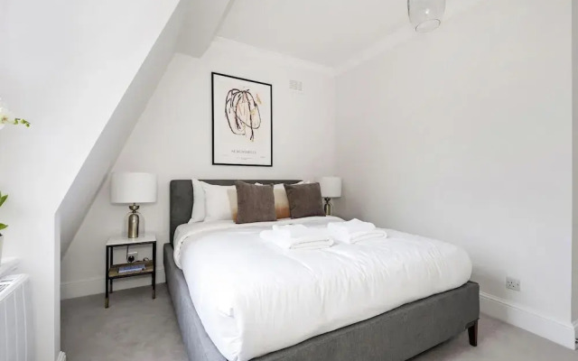 The Knightsbridge Suite Next to Sloane Square