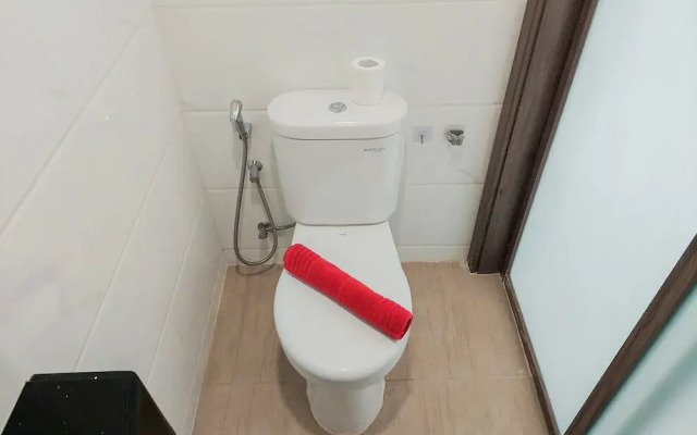 Homey And Warm Studio At Sky House Bsd Apartment