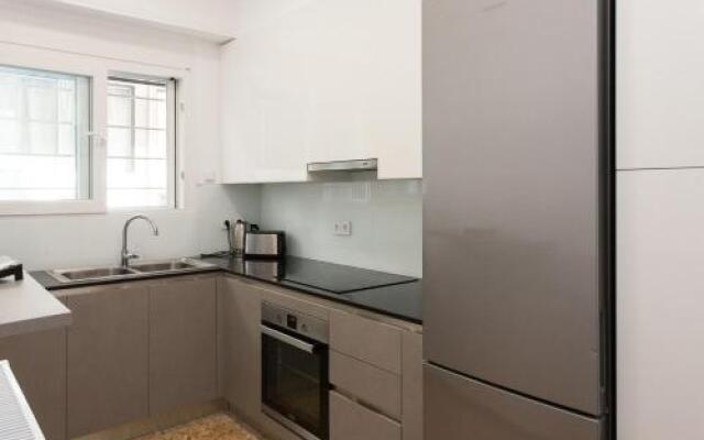 Lovely apt in Metaxourgio Center